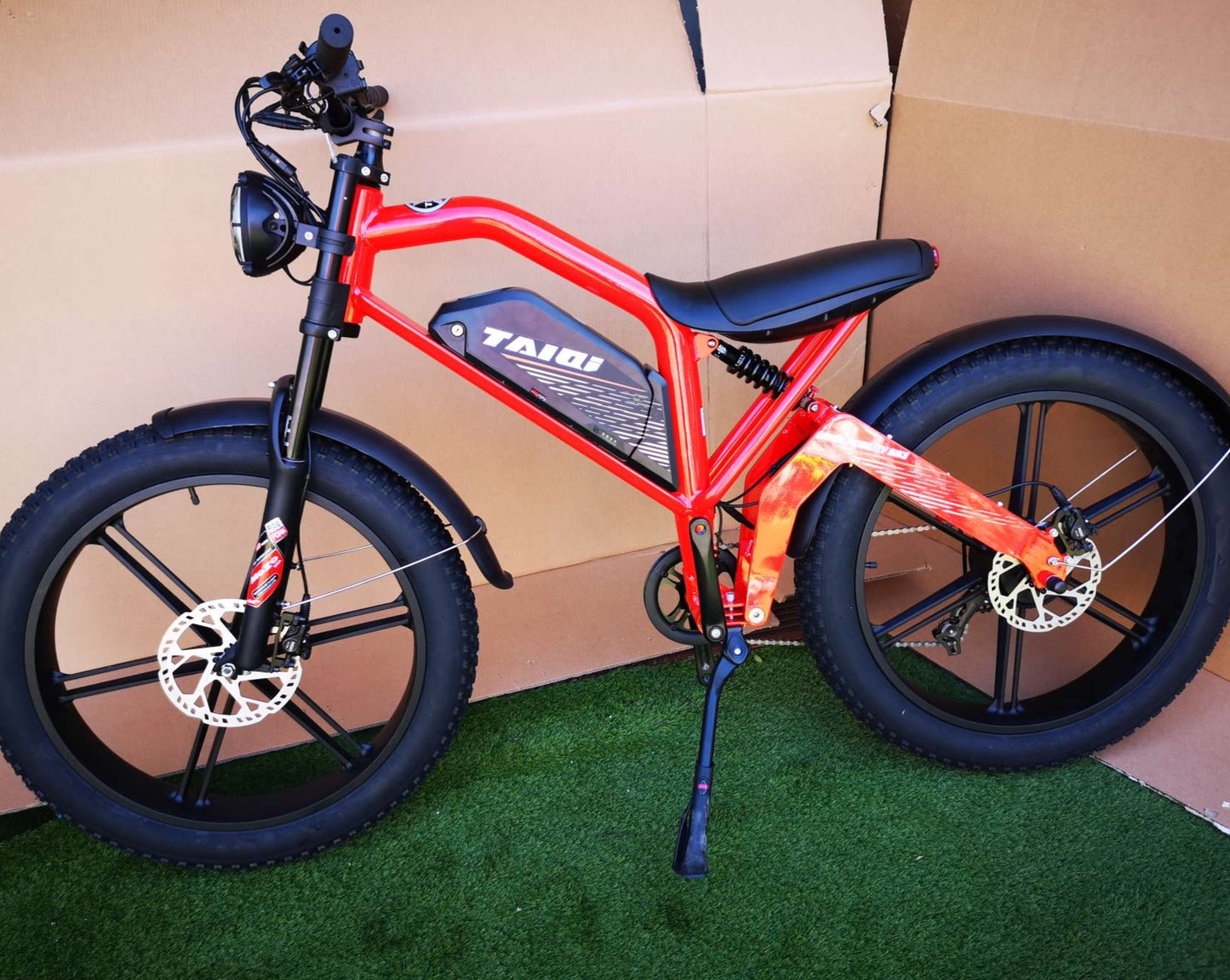TAIQI XT600 Scrambler Motorbike Style E-bike - 500w (Red)
